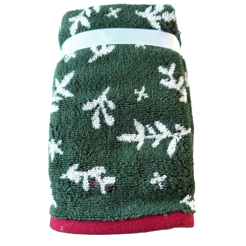DKNY Christmas Hand Towels Green White Red Holly Reversible Holiday Set of 2